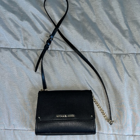 michael kors black small crossbody purse - Picture 1 of 3